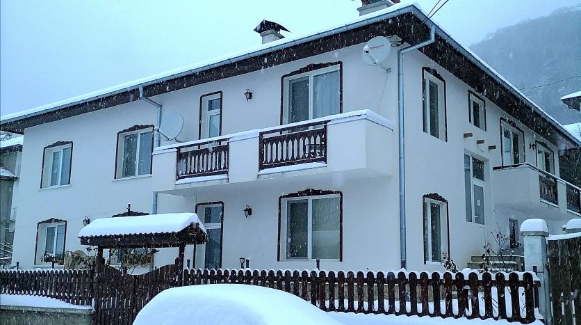 guesthouse_meraklii4.jpg